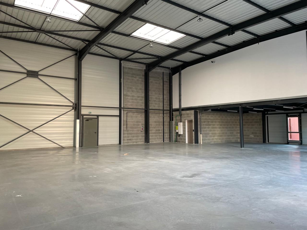 Local d'activité Chassieu 460m² Location local d'activité Chassieu Rhône OLACT2531019 4